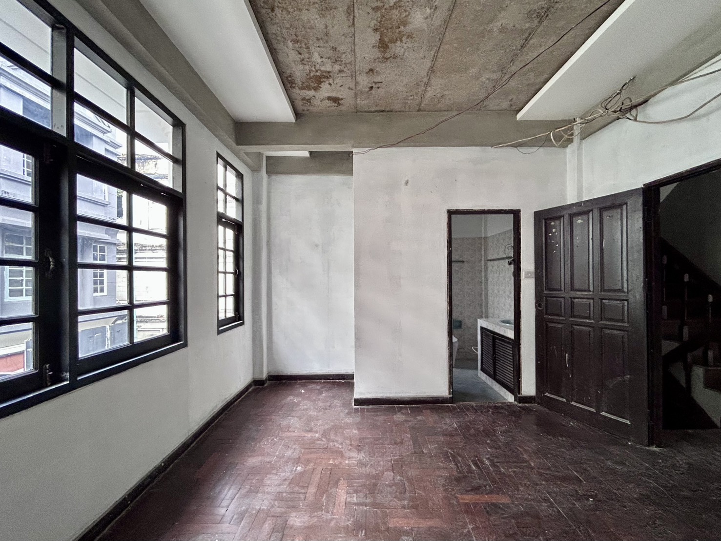 ให้เช่า: ทาวน์เฮาส์ 3 ชั้น ในย่านพร้อมพงษ์ เหมาะสำหรับร้านอาหาร Hostel – รูปที่ 3