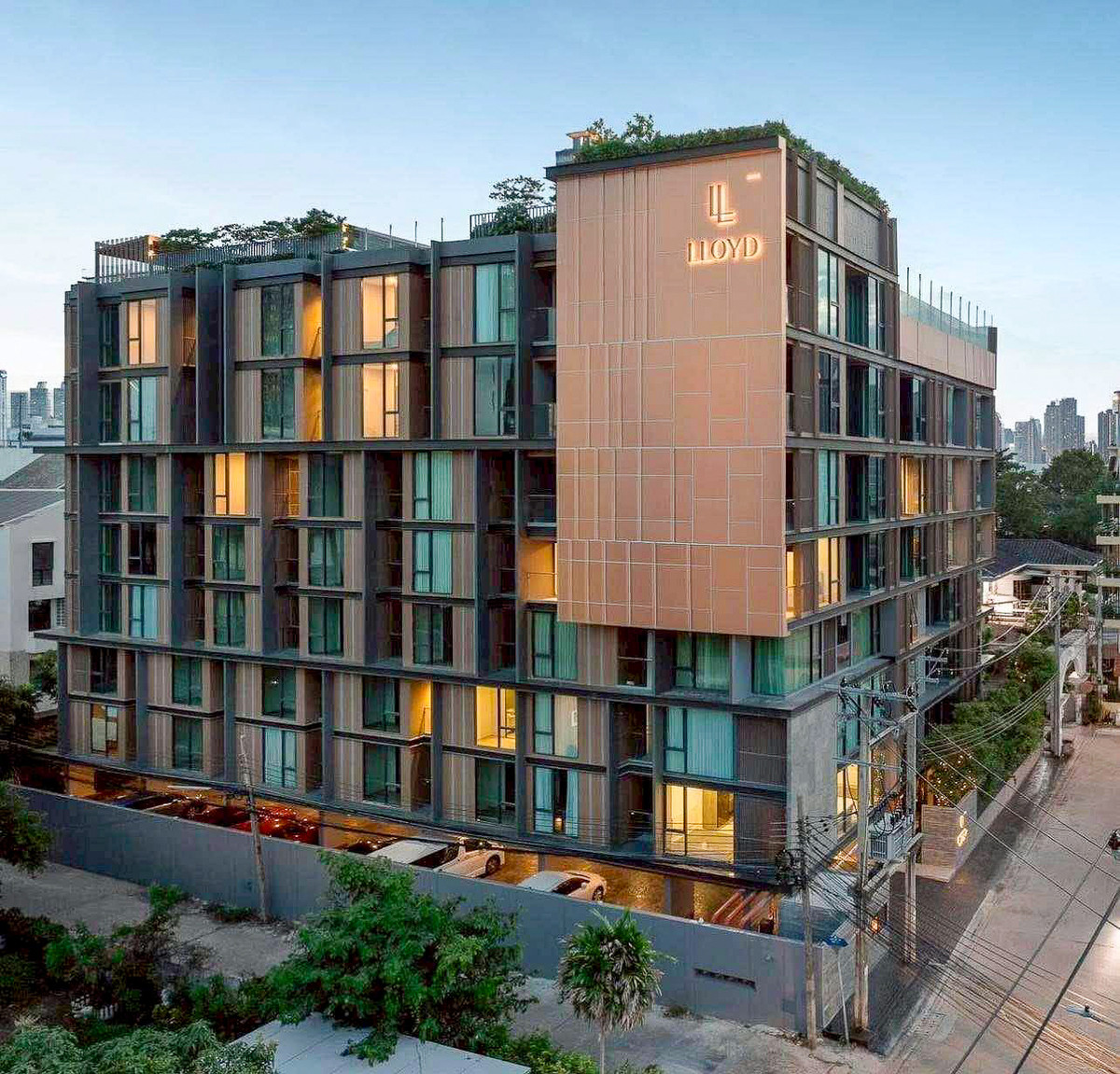 เช่า LLoyd condo (2 ห้อง 2 นำ้) ทำเล ศูนย์วิจัย ถ. เพชรบุรี