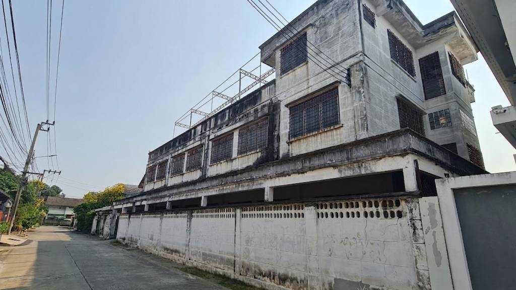 #For sale: 2-story factory building with rooftop, area 123.5 sq m., usable area 800 sq m. #Soi Phetkasem 61/1, Bang Khae Nuea Subdistrict #Bang Khae District #Bangkok