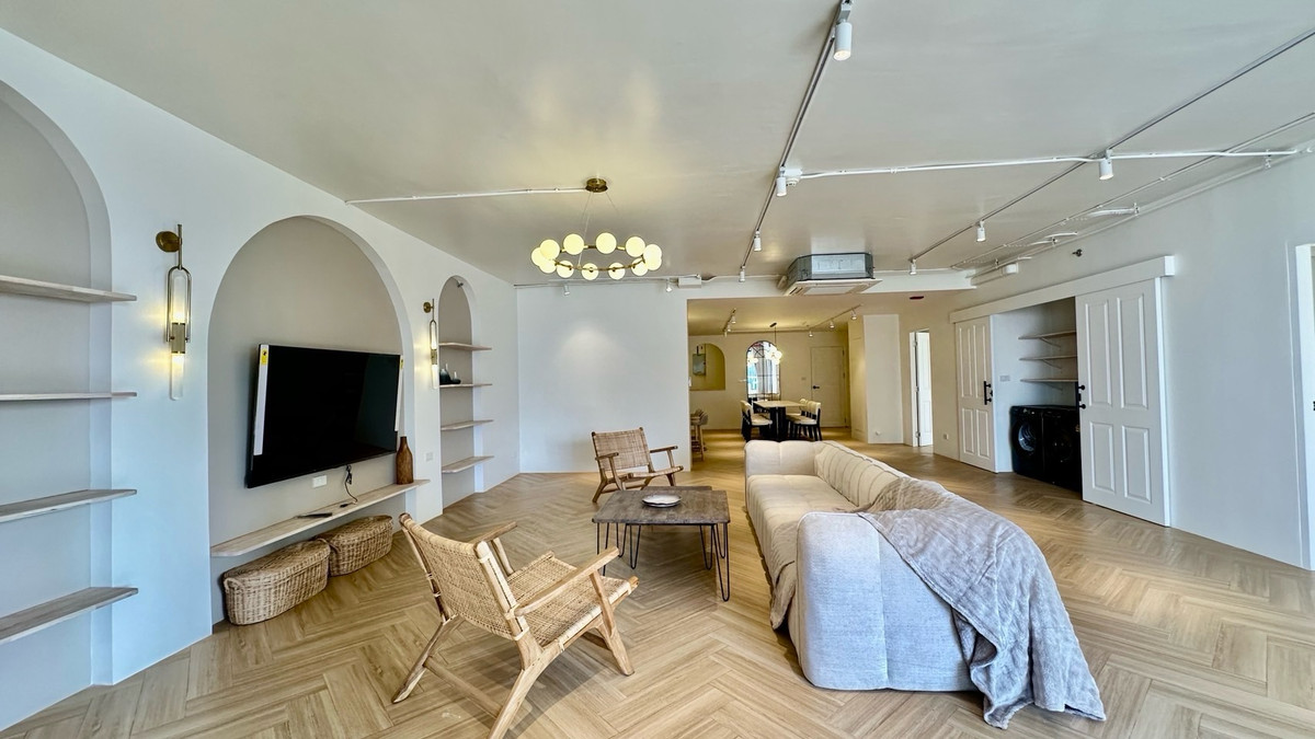 Condo in the heart of Thonglor for rent. Newly renovated room condo for rent in thonglor cbd renovate modern minimal unit Condo in the heart of Thonglor for rent. Newly renovated room condo for rent in thonglor cbd renovate modern minimal unit