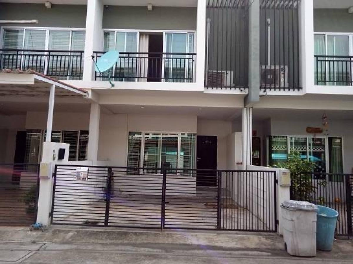 2-story townhouse for rent, Ramintra 5, near the BTS. 2-story townhouse for rent, Ramintra 5, near the BTS.