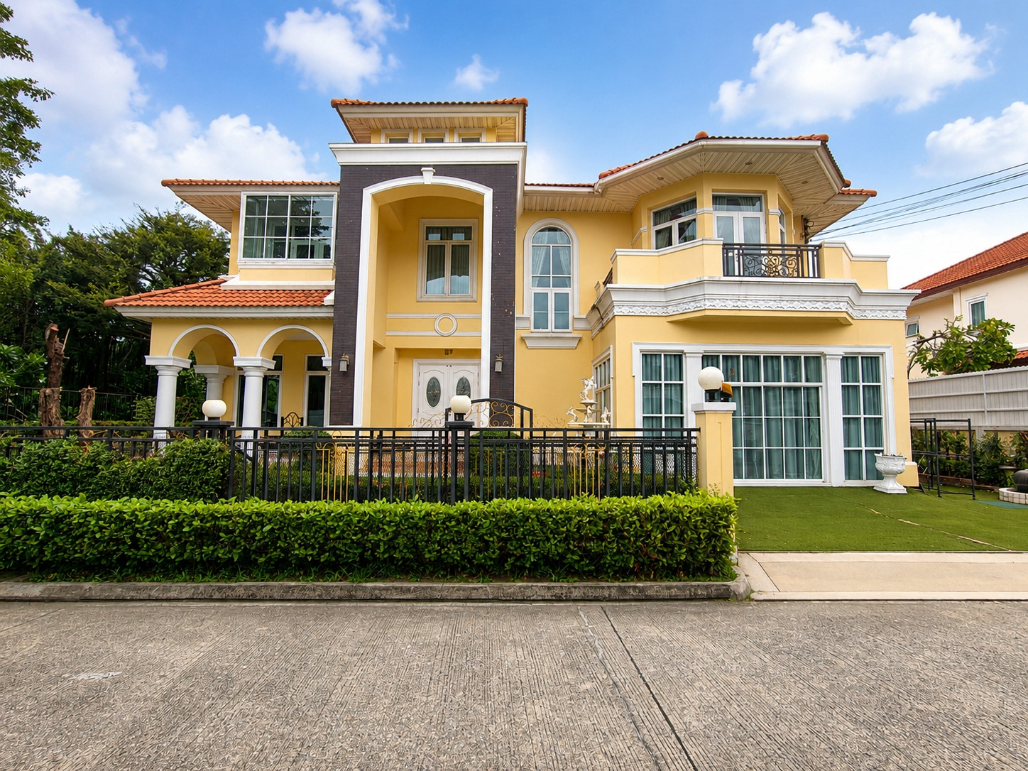 Single house for rent, corner house, THE GRAND Rama 2. Single house for rent, corner house, THE GRAND Rama 2.