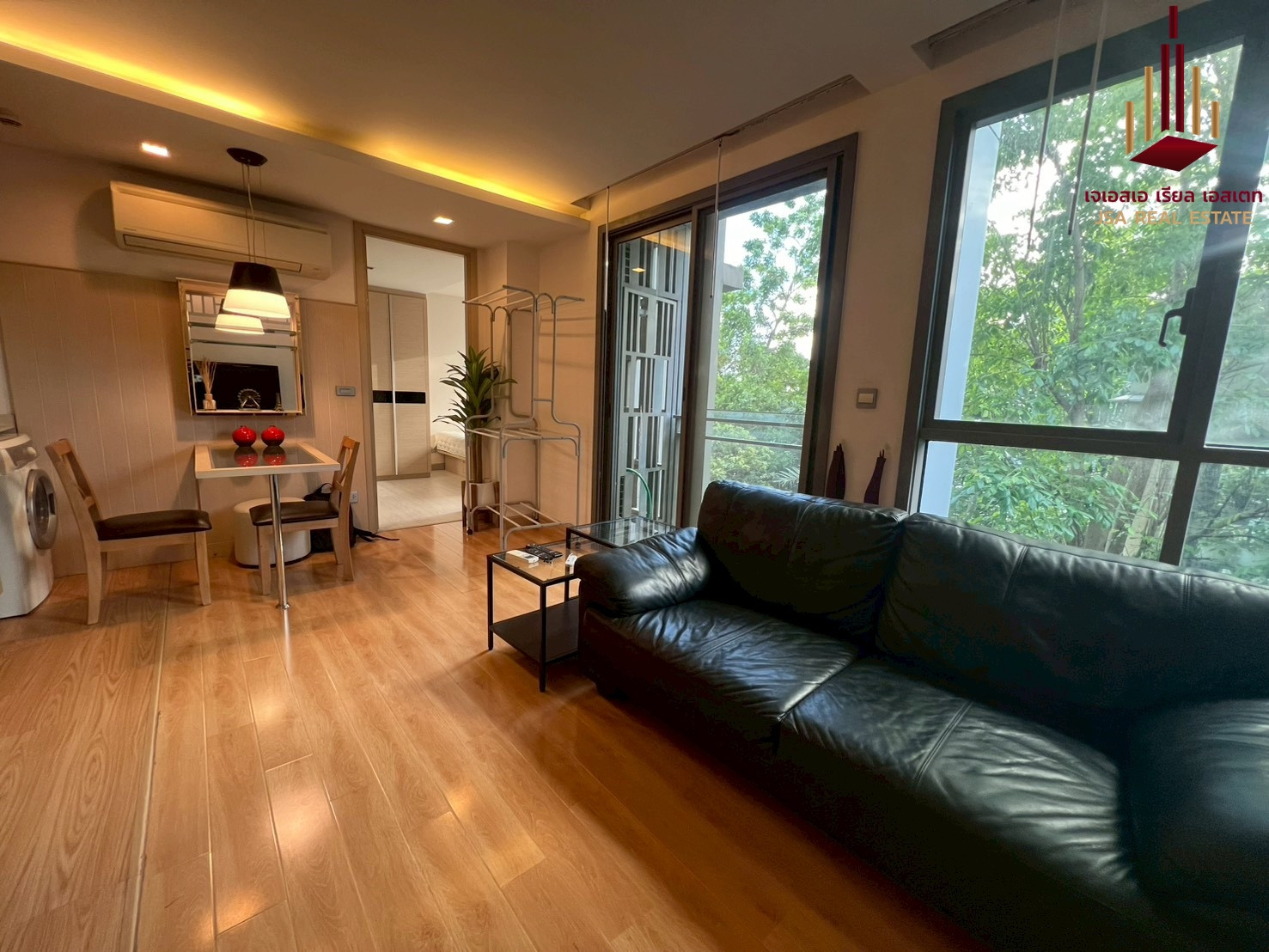 ✨ For Sale: Via Botani Condo ✨ 💰 Only 7,500,000 THB ✨ For Sale: Via Botani Condo ✨ 💰 Only 7,500,000 THB