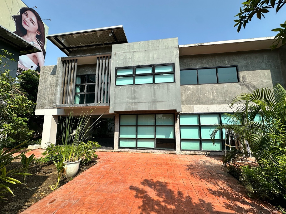 House for rent, good location, next to Ratcharek Road. Near Central Westville, there are 3 buildings.