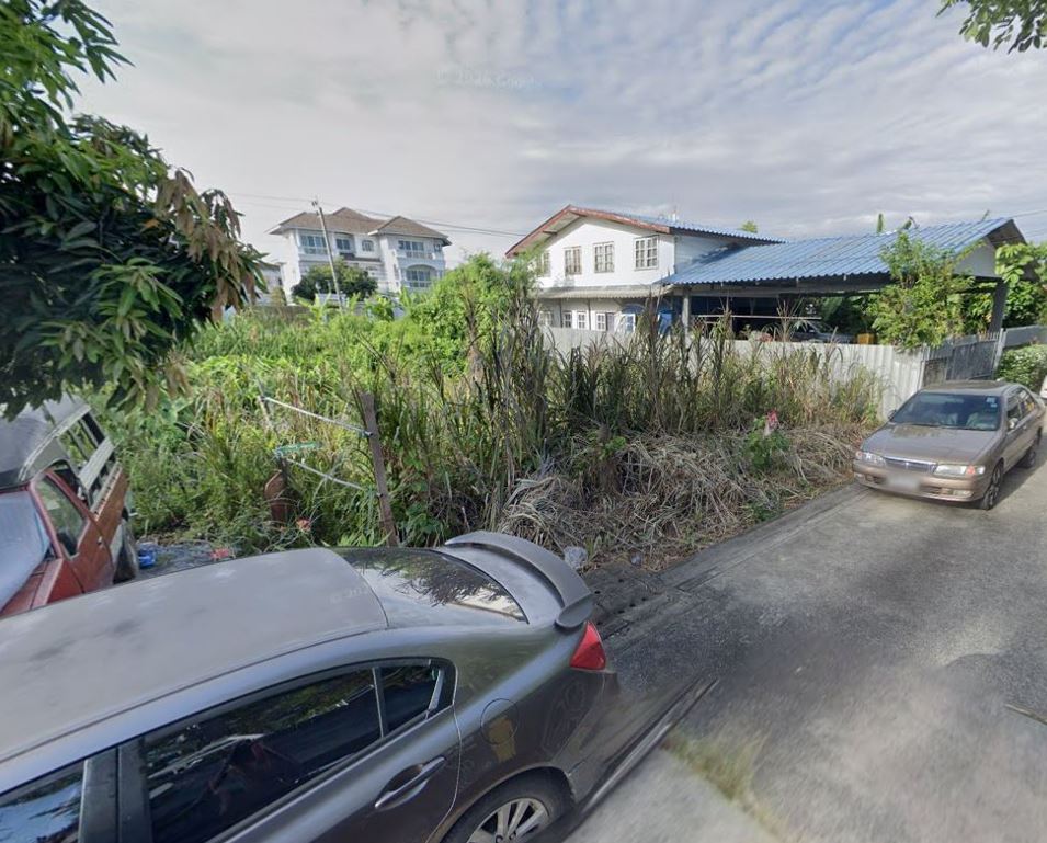 Land for sale 60 sq m. Soi Traipsin 3, Phahonyothin 54, near BTS Saphan Mai, Ying Charoen Market.