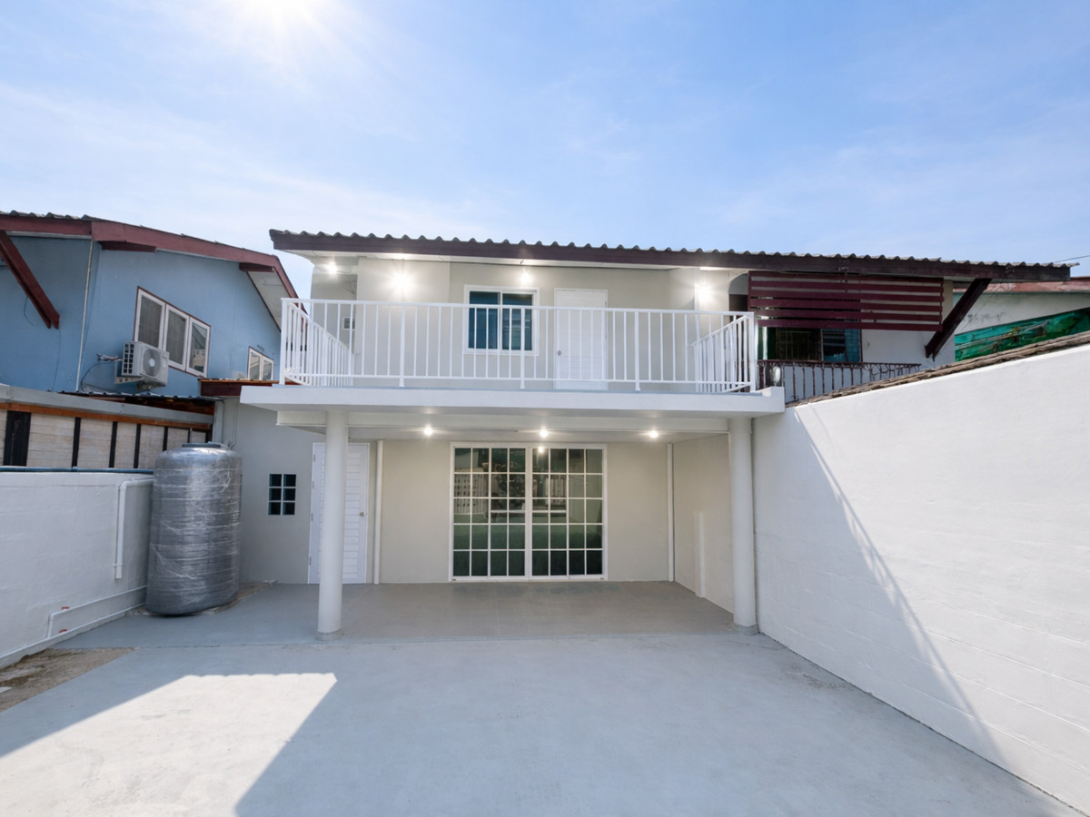 บ้าน 2 ชั้น ม.ปิ่นเจริญ 3 ดอนเมือง – ถ.วิภาวดีรังสิต พื้นที่35 ตร.ว. จอดรถในบ้าน 3+ คัน ใกล้สนามบินดอนเมือง ใกล้รถไฟฟ้าสายสีแดงสถานีดอนเมือง เดินทางสะดวกใกล้ถนนหลายสาย