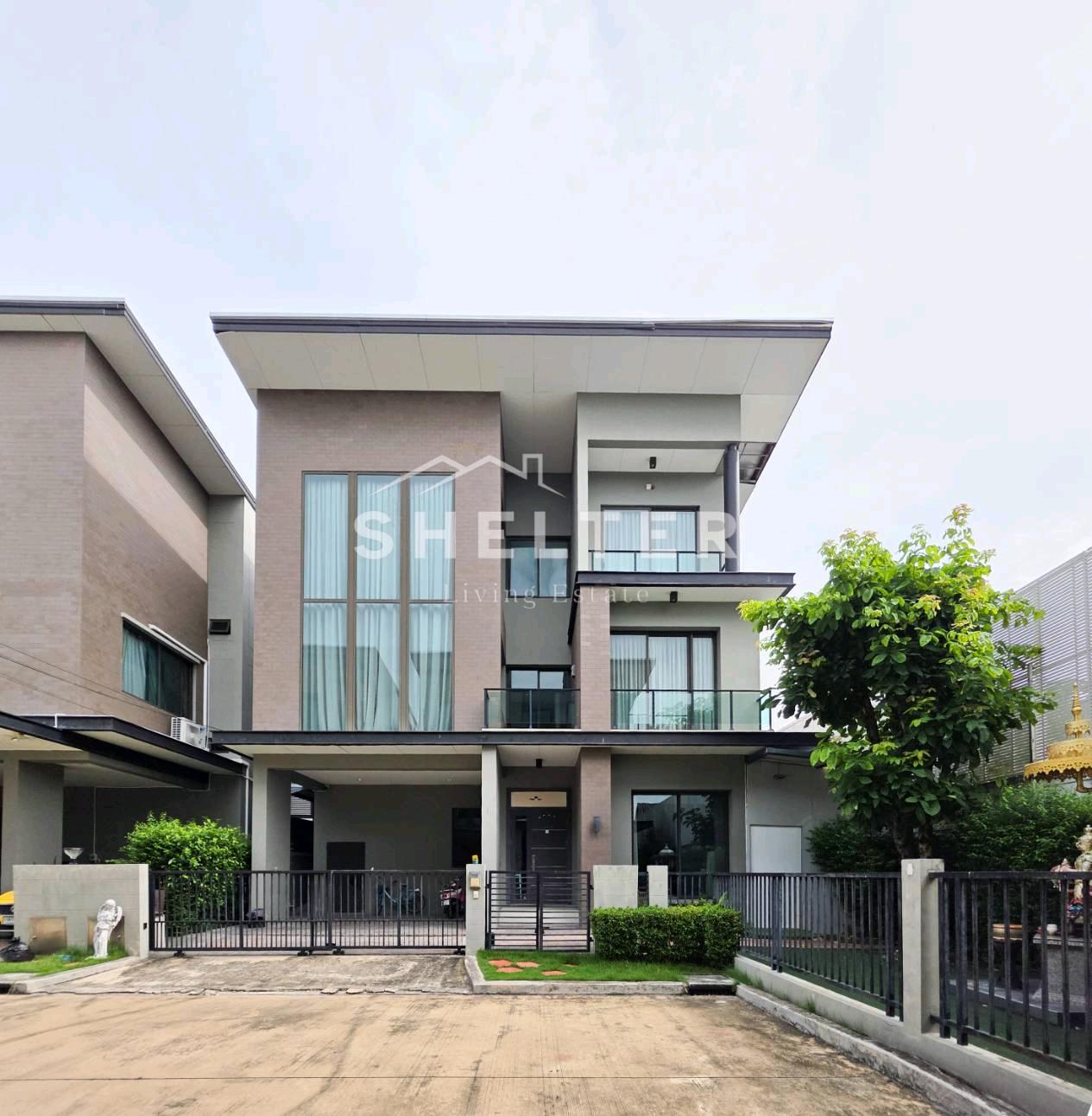Modern Super Luxury Class luxury house near SISB International School. Modern Super Luxury Class luxury house near SISB International School.