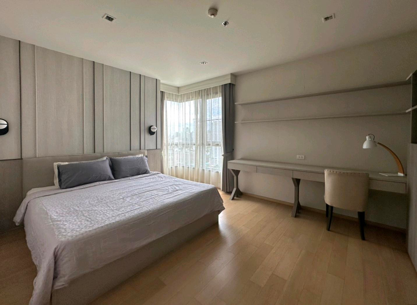 (New Listing!📌 รับฟังข้อเสนอ! 🌳) HQ Thonglor (2 ห้องนอน ขายพร้อมผู้เช่า รับรายได้ทันที!! #คอนโด #Sansiri  วิวโปร่งโล่ง พร้อมแต่งสวย Built-in และเฟอร์นิเจอร์วัสดุอย่างดีในสภาพพร้อมใช้งาน และเป็นบรรยากาศน่าอยู่สุดๆ) ทำให้ได้มีผู้เช่าระยะยาวถึงปัจจุบัน (ขา – รูปที่ 4