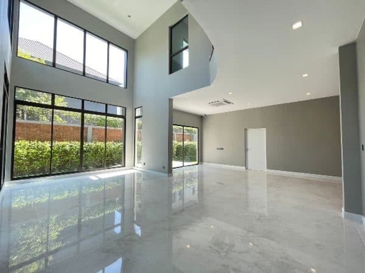 Empty house for sale, never lived in, 608 sq m, Grand Bangkok Boulevard East Rama 9 Empty house for sale, never lived in, 608 sq m, Grand Bangkok Boulevard East Rama 9