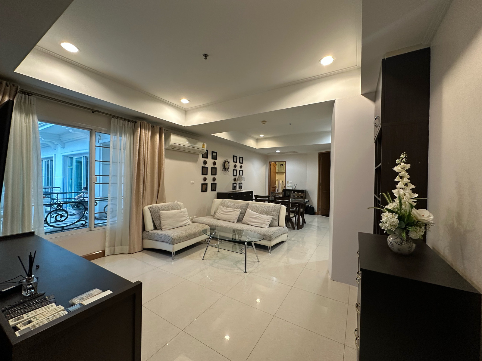 Condo for Rent at La Vie En Rose Place Sukhumvit 36 | 2 Bedrooms, 85 Sq.m. Near BTS Thon