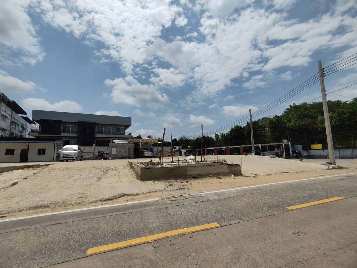 Land for sale, Kanchanaphisek Road 7 (Soi Automotive Technology College), area 350 square meters. Land for sale, Kanchanaphisek Road 7 (Soi Automotive Technology College), area 350 square meters.
