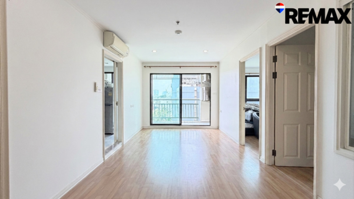 Urgent sale! Lumpini Place Ratchada-Tha Phra, 2 bedrooms, near MRT Tha Phra, best value in the zone. Urgent sale! Lumpini Place Ratchada-Tha Phra, 2 bedrooms, near MRT Tha Phra, best value in the zone.