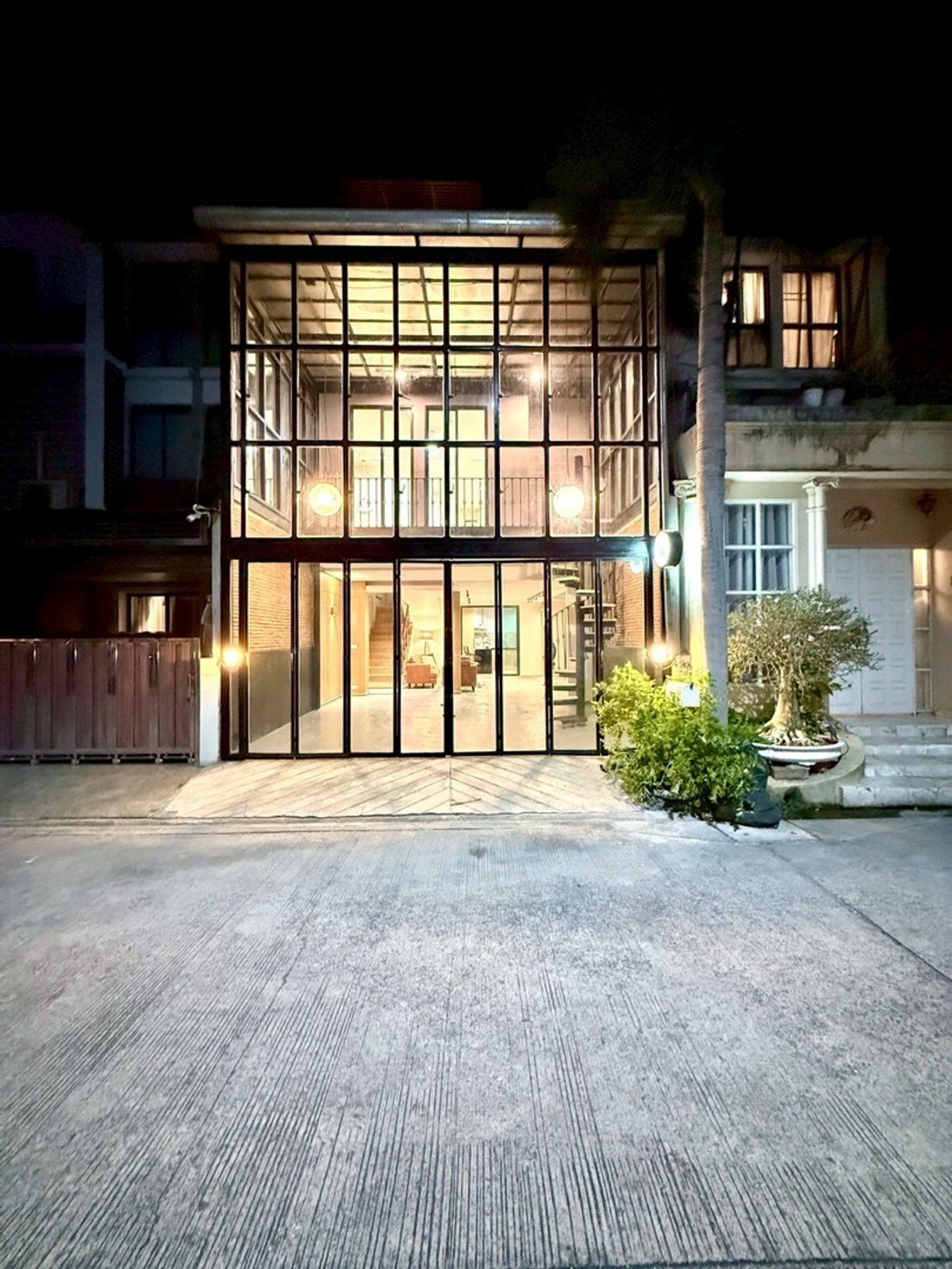 ตามหาใหม่☺️
ทาวน์โฮม3ชั้น สไตล์ Garage House เพียง 5.69ลบ.  – รูปที่ 2