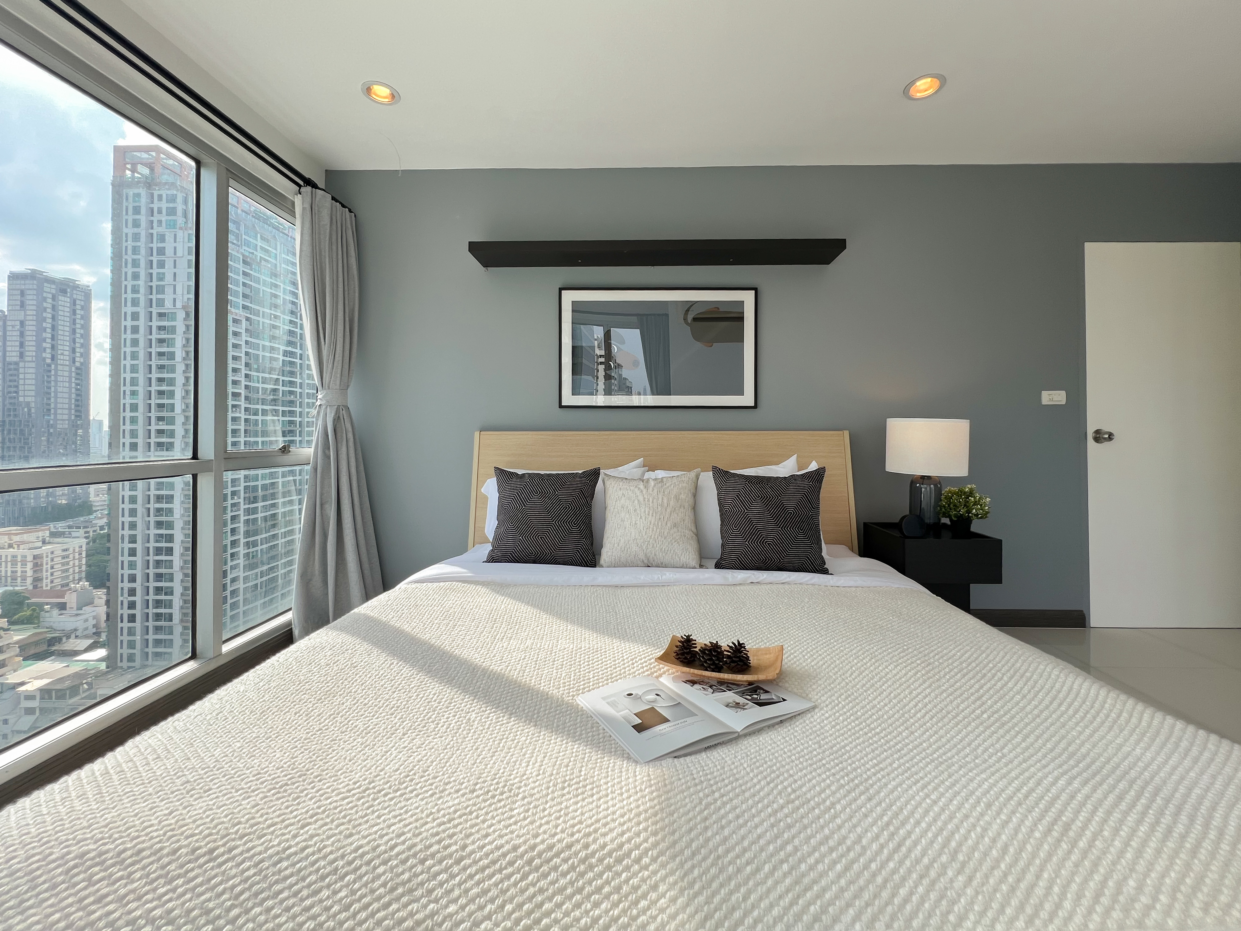 🏙️ Silom Suite | Short-Term Rental | Full service 🛏️ | Size 80 sq m. | In the heart of Silom🚆✨ – รูปที่ 2