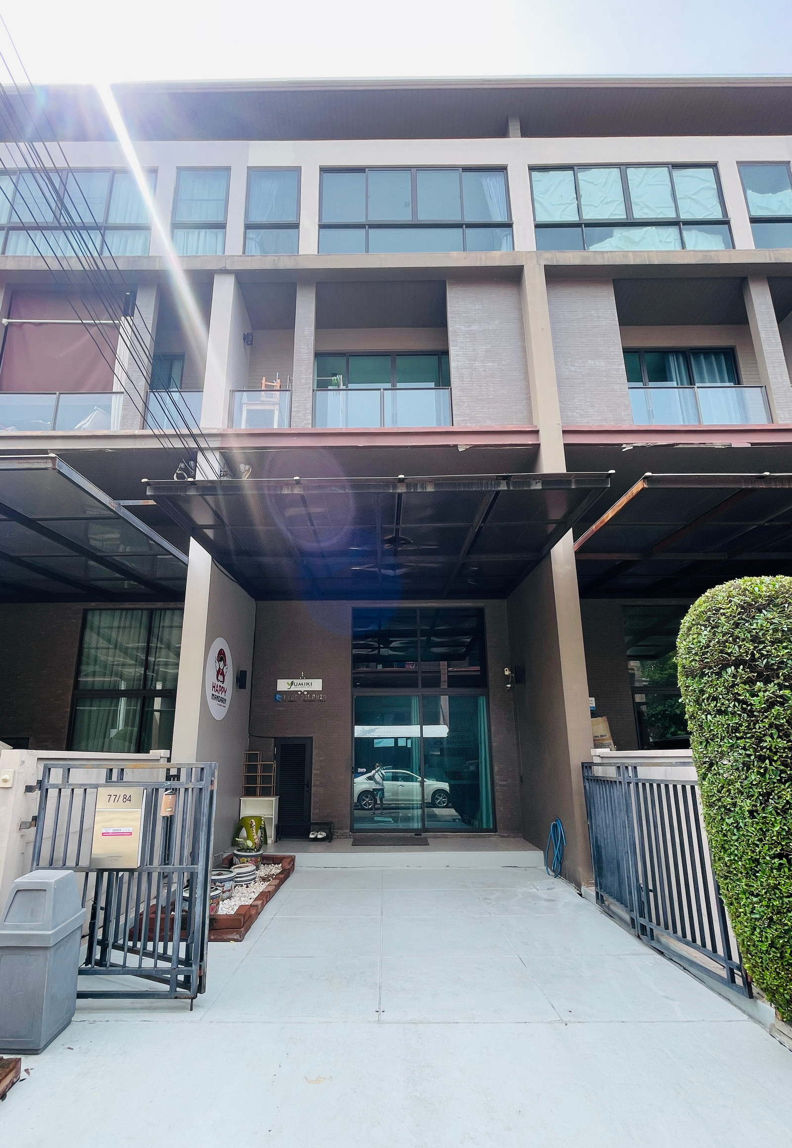 For sale/rent Baan Klang Muang Ratchayothin, fully furnished, ready to move in.  Private, close to the BTS, near Central Ladprao. Near Major Ratchayothin