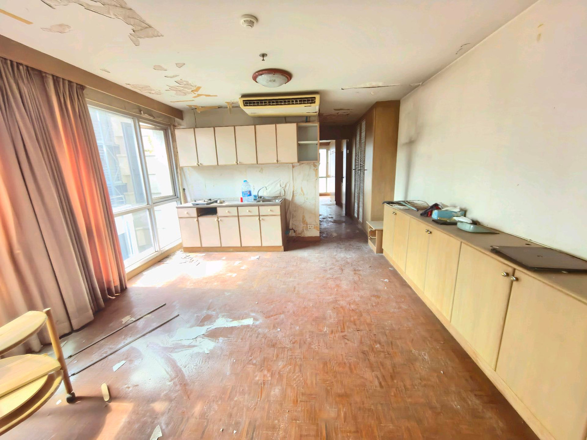 ✨ **สุขุมวิท สวีท ห้องใหญ่ 48.75ตรม. ทำเลทอง ห้องมุม ชั้นสูง กระจกรอบ วิวดี ราคาสุดคุ้ม ** ✨