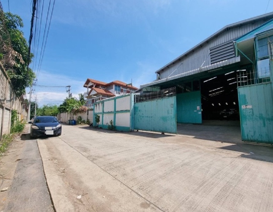 For Rent Warehouse with office for rent / Area 357 square meters / Location along Rama 2 Road along Kanchanaphisek Expressway / Very good location, next to Kanchanaphisek Expressway / Trailer can enter and exit.