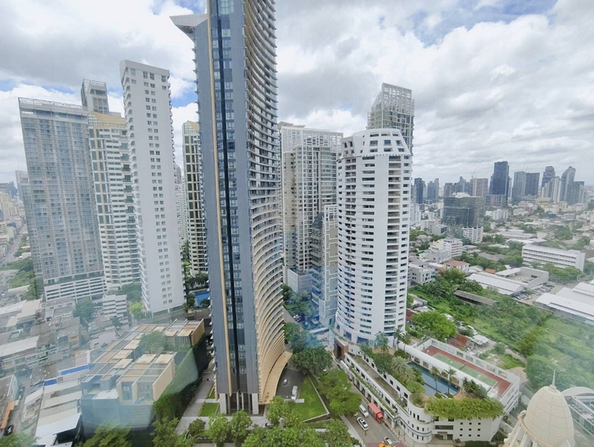 ให้เช่าคอนโด 3 ห้องนอน ขนาด 260 ตรม.ชั้นสูง ย่านพร้อมพงษ์ – รูปที่ 2