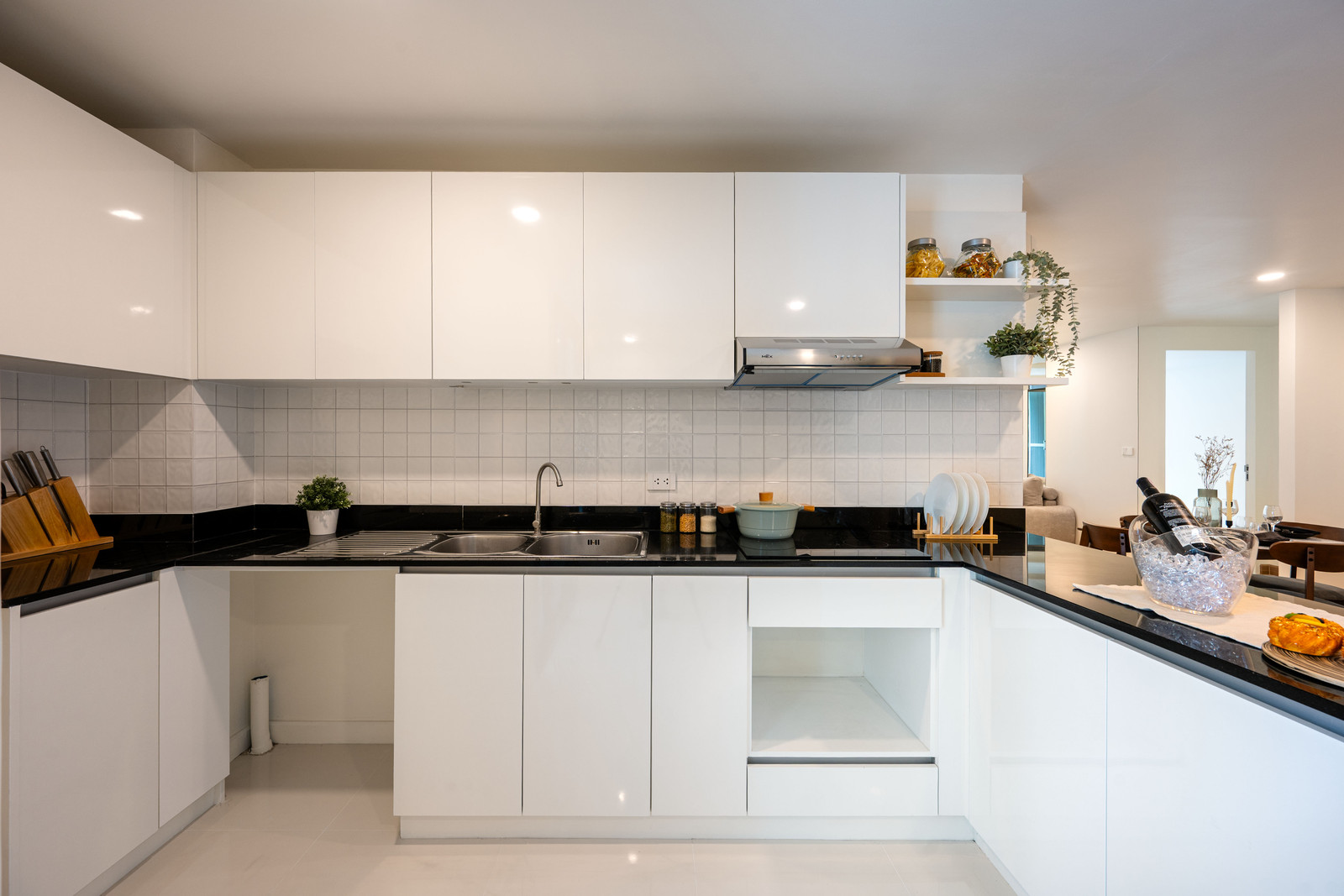 : คอนโดห้องใหญ่ รีโนเวทใหม่ ครัวใมหญ่พร้อมอยู่ – รูปที่ 2