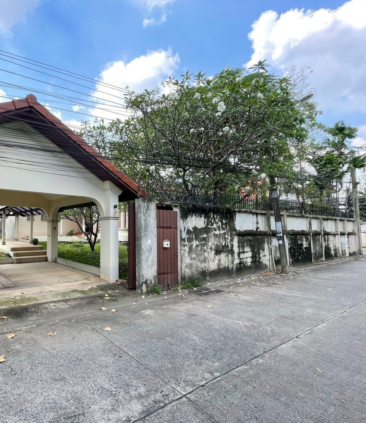 House with Land 192 sq.wa. Sukhumvit Soi 101 / 2 Bedrooms (FOR SALE) GNG035
