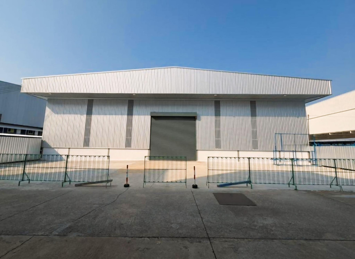 Warehouse for rent, Rama 2, Bang Khun Thian (near Rama 2 Road), usable area 1,800 sq m, space to receive heavy items. Warehouse for rent, Rama 2, Bang Khun Thian (near Rama 2 Road), usable area 1,800 sq m, space to receive heavy items.