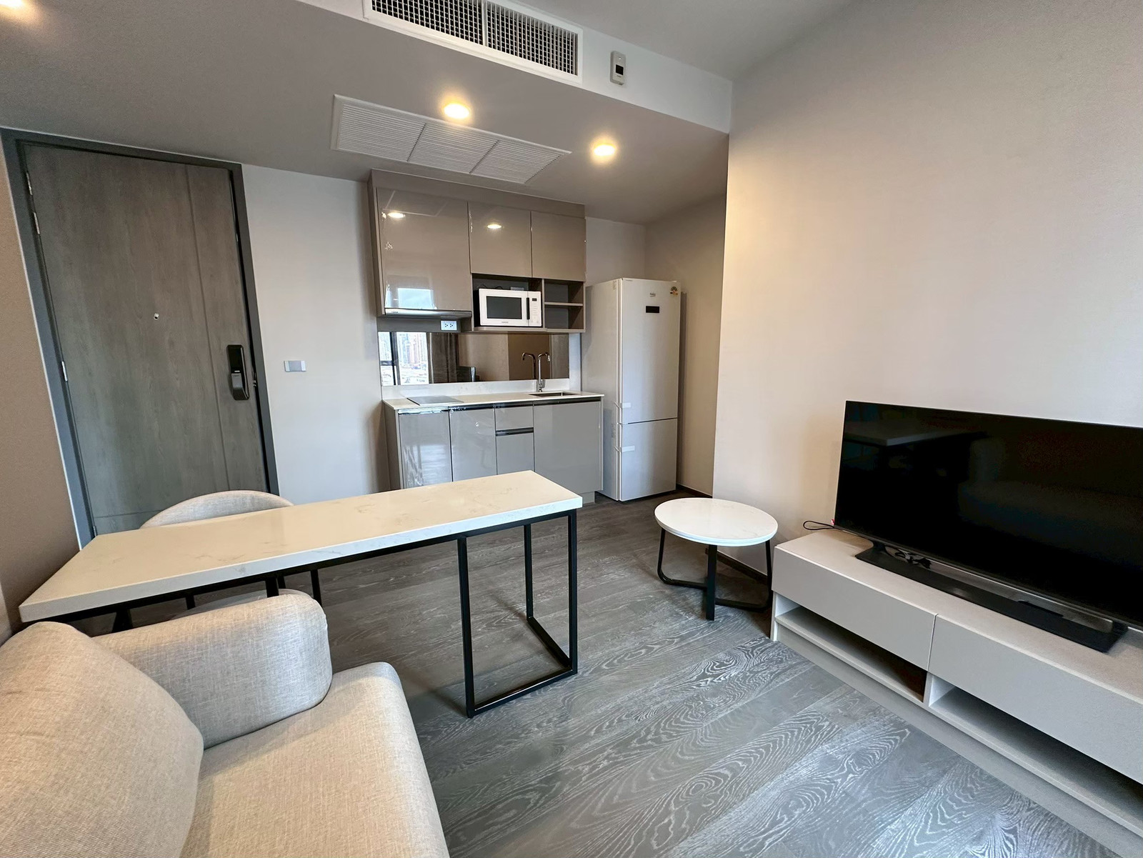 Coco Parc Branded Residence, 1 bedroom, location next to the BTS, in the heart of the city.