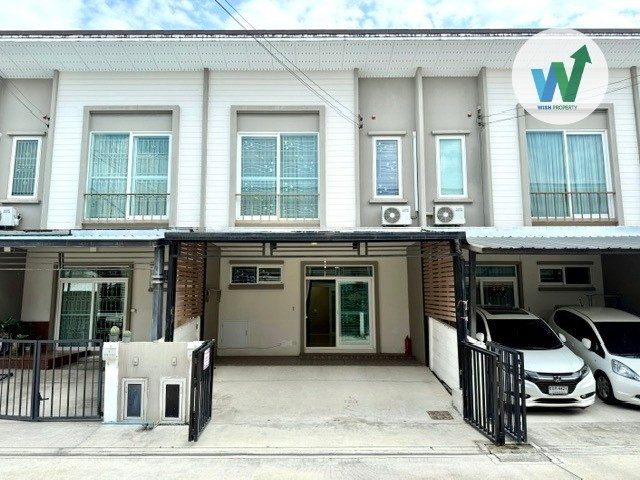 House for sale near the airport, Q District Bangna-King Kaew, 2 parking spaces, new condition, additions, ready to move in. Near swimming pool, fitness center, motorway House for sale near the airport, Q District Bangna-King Kaew, 2 parking spaces, new condition, additions, ready to move in. Near swimming pool, fitness center, motorway