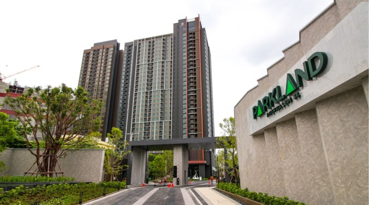 ✨ For Sale: The Parkland Phetkasem 56 Condo ✨ 💰 Only 5,290,000 THB