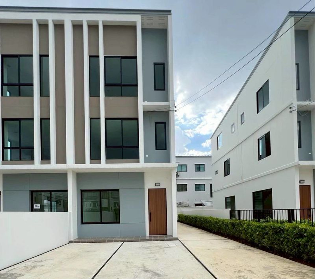 For rent, 3-story townhome, Pruksa Ville @Work Ramintra Station, land size 48.4 - 54 sq m, 2 bedrooms, Anusawari Subdistrict, Bang Khen District, Bangkok. For rent, 3-story townhome, Pruksa Ville @Work Ramintra Station, land size 48.4 - 54 sq m, 2 bedrooms, Anusawari Subdistrict, Bang Khen District, Bangkok.