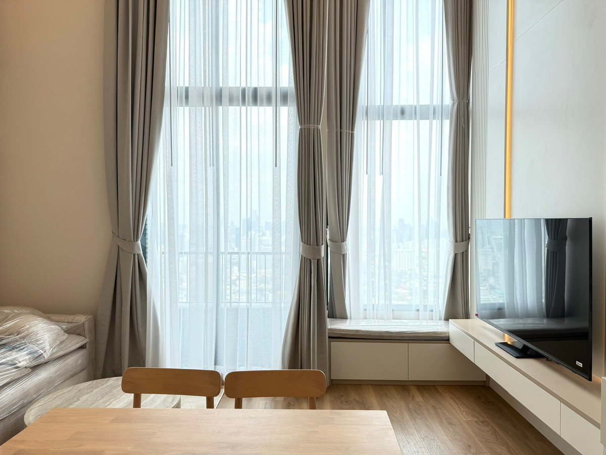 📌Noble Form Thonglor 🔥Duplex Type , High ceiling 4.85m ,40th floor , 1 bed 1.5 bath 