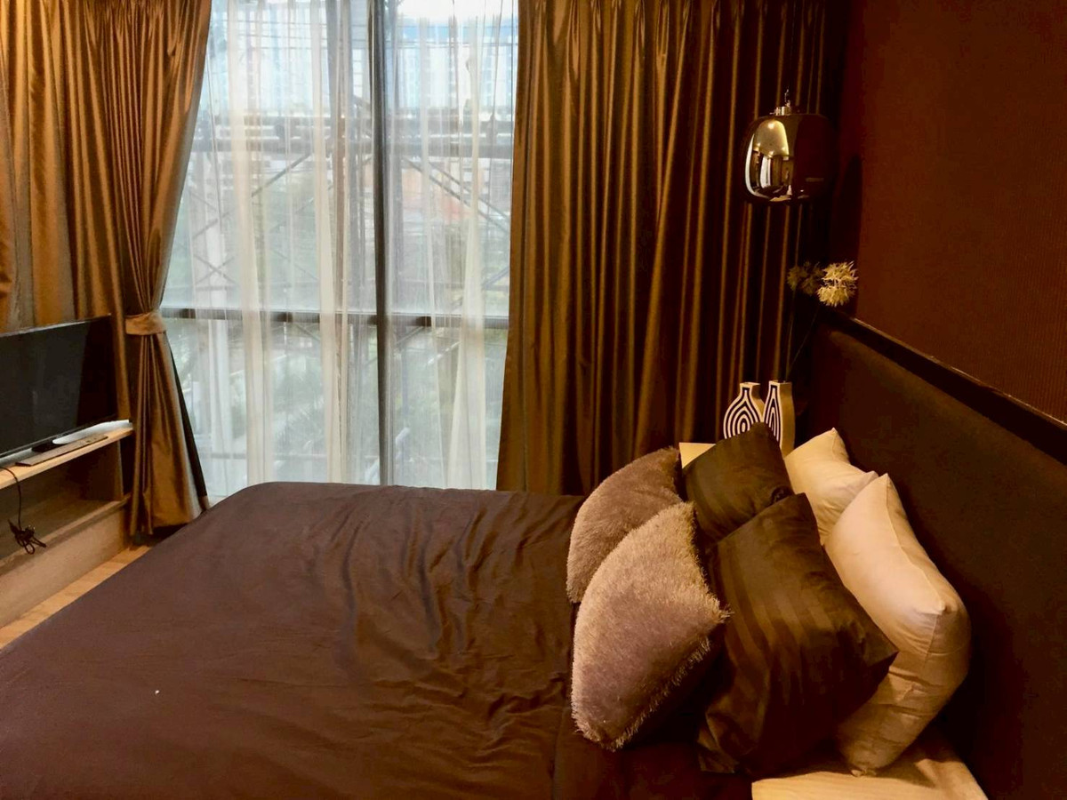 🔥 2 bedrooms, large room, sold with tenant. Below evaluation! 4.65 million free transfer. Investors will be shocked when they see it. 💥 Get additional income immediately.