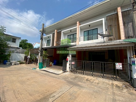 Townhouse for sale, Suksamrankul Village, Pracha Uthit 90, Khlong Mon Temple, area 21.30 sq m, good location, price negotiable.