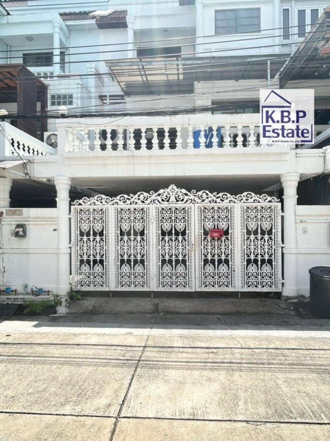 (Pet Friendly) House for rent, Rama 3-Nang Linchi, 3 floors, 4 bedrooms, 4 bathrooms, 40,000 baht. (Pet Friendly) House for rent, Rama 3-Nang Linchi, 3 floors, 4 bedrooms, 4 bathrooms, 40,000 baht.