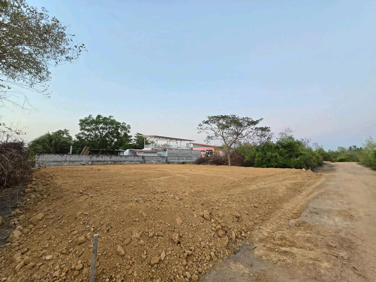 Urgent sale, land already filled. Near Makro Pranburi, convenient travel, suitable for building a house, building a resort. – รูปที่ 3