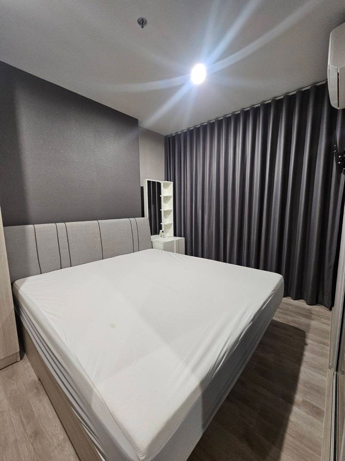 Condo Niche Mono Ramkhamhaeng for sale/rent, Building BA (first building), 12th floor, room type one bed room plus, usable area 35 sq m, fully built-in furniture* 2 air conditioners. Condo Niche Mono Ramkhamhaeng for sale/rent, Building BA (first building), 12th floor, room type one bed room plus, usable area 35 sq m, fully built-in furniture* 2 air conditioners.