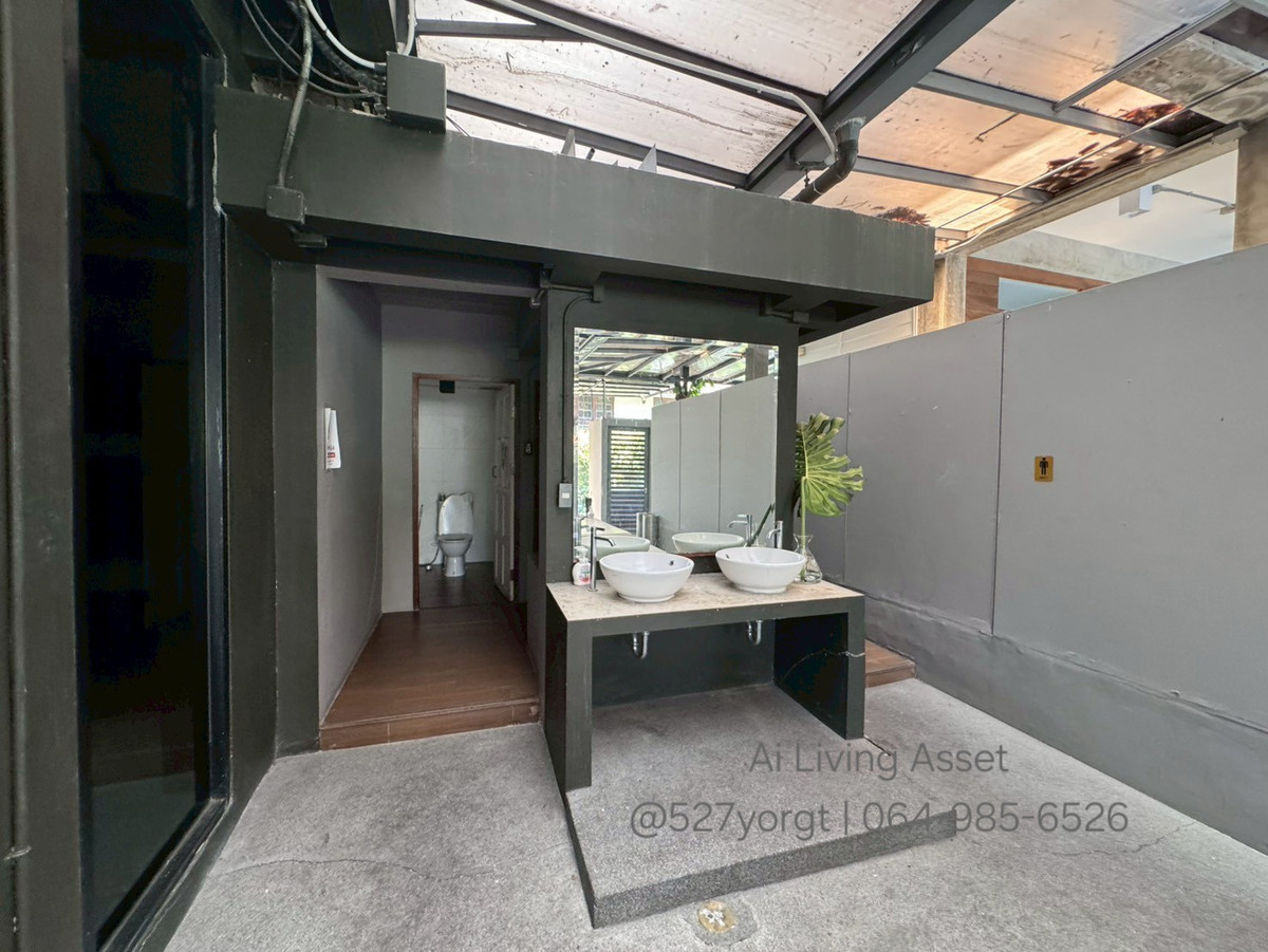 Stand Alone ให้เช่า ใจกลางรัชดา 32 ✨  Home Office 2 อาคารติดกัน บนพื้นที่ใช้สอยกว่า 1,200 ตร.ม พื้นที่ธุรกิจพร้อมรองรับทุกการเติบโตขององค์กร  หากกำลังมองหาอาคาร Stand Alone ขนาดใหญ่  ฟังก์ชันการใช้งานครบ พร้อมใช้งาน – รูปที่ 4