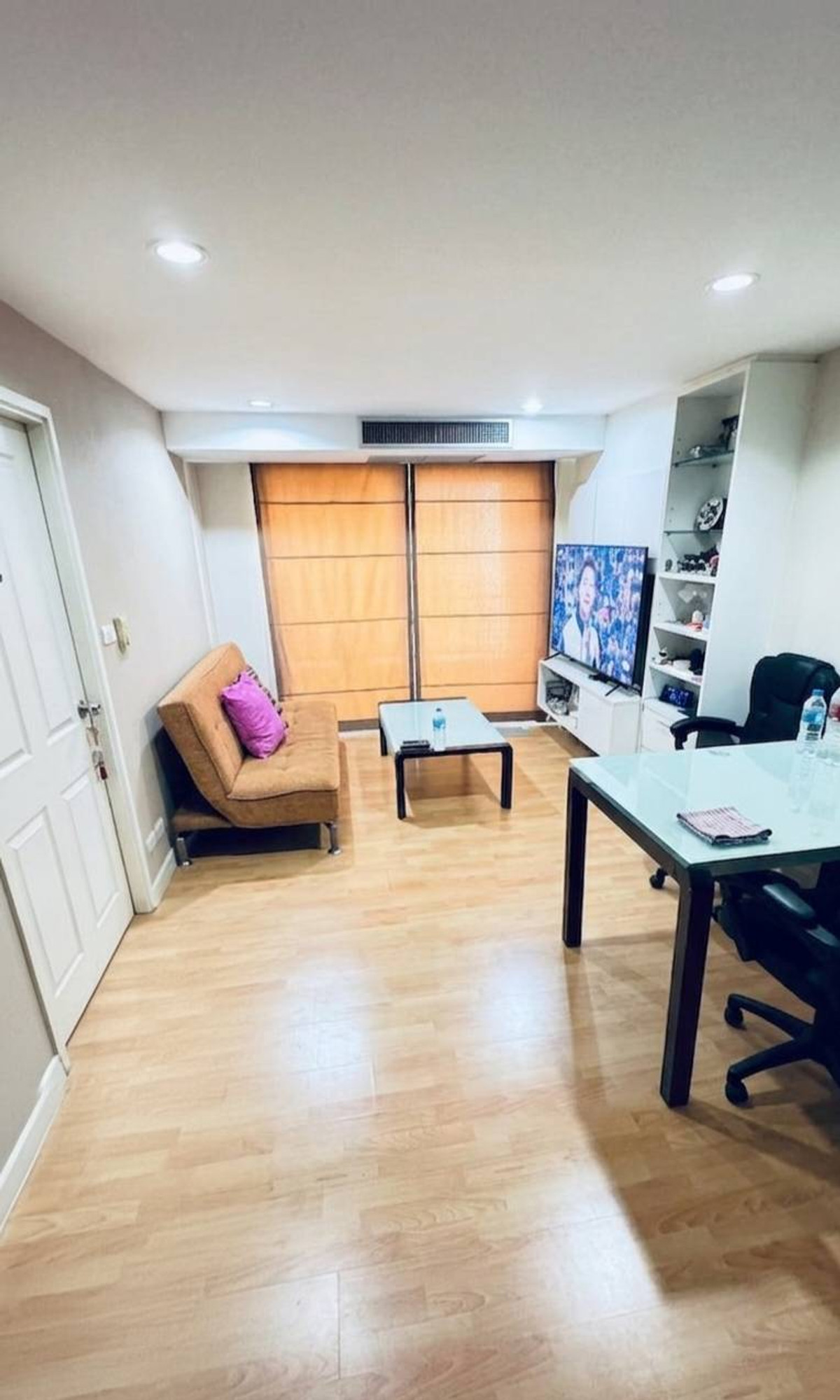 For rent/sale!! Inspire place ABAC Rama 9, size 43.40 sq m, 10th floor, fully furnished, with washing machine. The room has never been rented out.