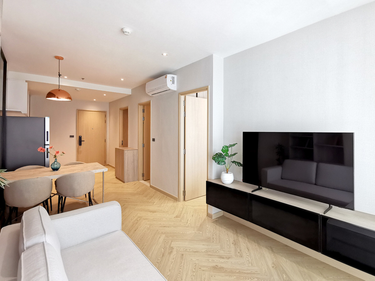 For rent, Sky Walk Residences, 2 bedrooms, 60 sq m, 18th floor, beautiful city view, 150 m. to BTS 45k/month. For rent, Sky Walk Residences, 2 bedrooms, 60 sq m, 18th floor, beautiful city view, 150 m. to BTS 45k/month.