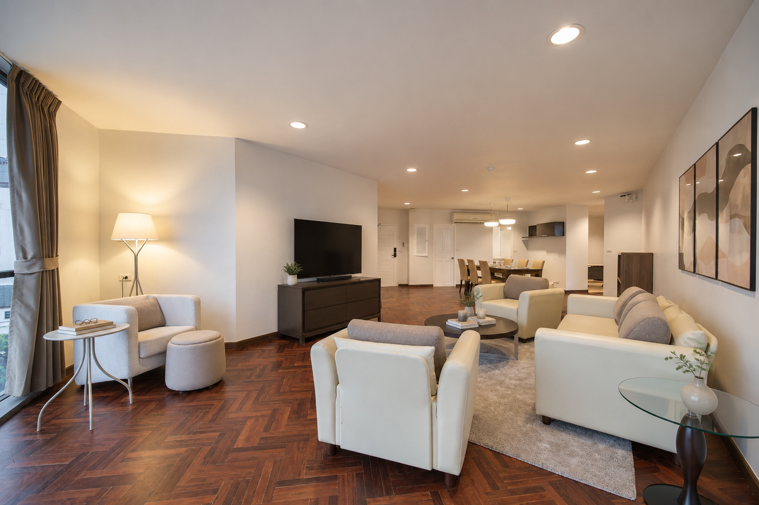 Private Residence 220 ตร.ม. • 3 ห้องนอน 3 ห้องน้ำ รีโนเวทใหม่ทั้งยูนิต • Low Density 2 ยูนิต/ชั้น • Pet Friendly • ฟรีที่จอดรถส่วนตัว – รูปที่ 4