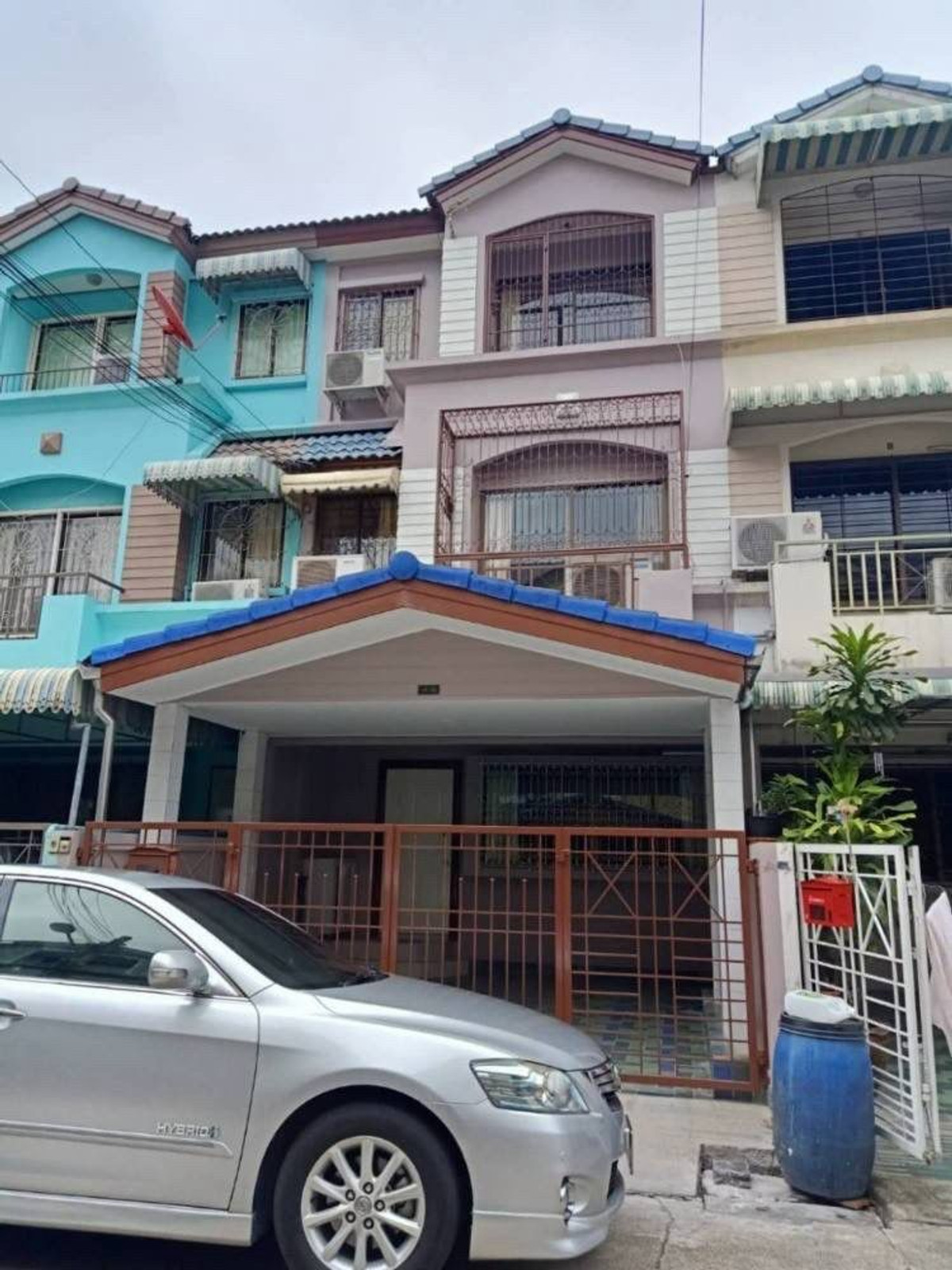 For rent / sale, 3-story townhome, Baan Klangmuang Rama 9 43 (Baan Klangmuang Rama9 43), near The Nine department store, size 20 square meters, 3 bedrooms, Suan Luang Subdistrict, Suan Luang District, Bangkok. For rent / sale, 3-story townhome, Baan Klangmuang Rama 9 43 (Baan Klangmuang Rama9 43), near The Nine department store, size 20 square meters, 3 bedrooms, Suan Luang Subdistrict, Suan Luang District, Bangkok.