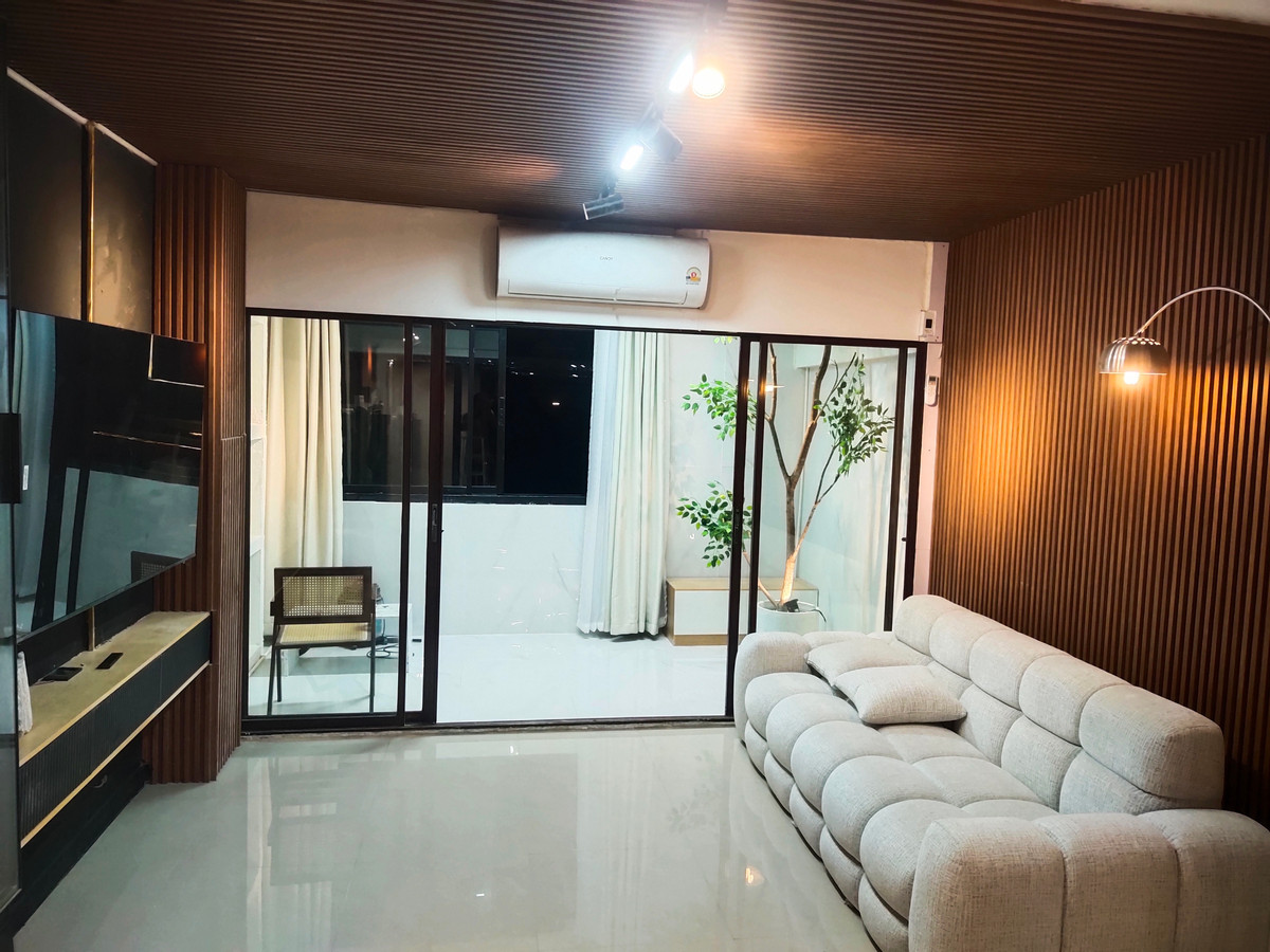 80 square meters Sriwara Mansion 2 behind the street/homepro/big c Ratchada