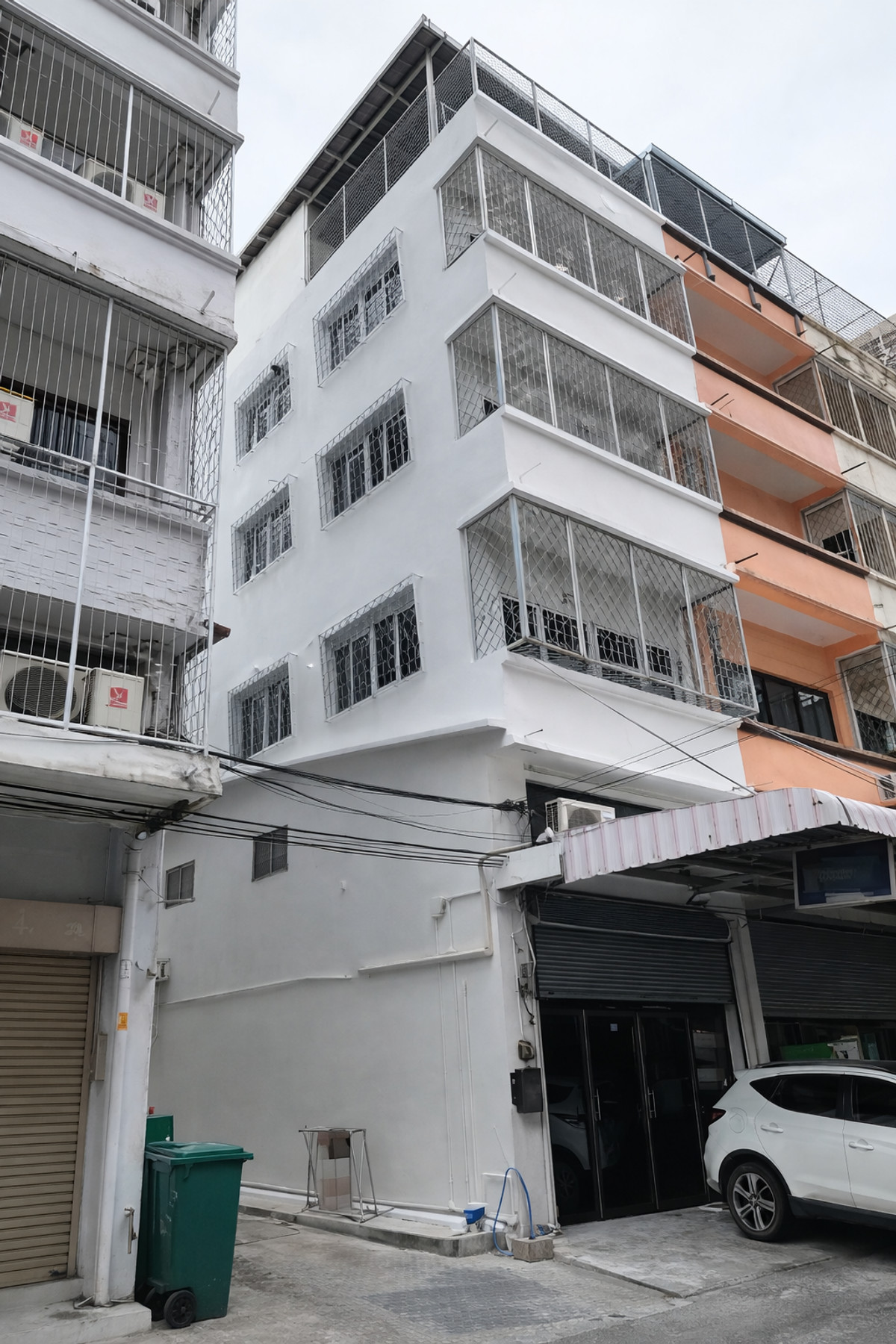 ให้เช่าอาคารพาณิชย์ 5 ชั้นครึ่ง ปรับปรุงใหม่ โครงการซ็นต์หลุยส์เซ็นเตอร์ ทำเลทองใจกลางสาทร ใกล้ BTSเซ็นหลุยส์ และBTSสุรศักดิ์
