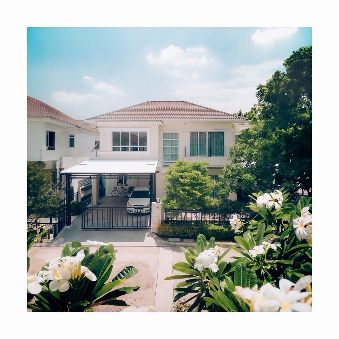 Bangkok Boulevard Rama 9 Srinakarin House for Sale and Rent Pet Friendly 3 Bedrooms