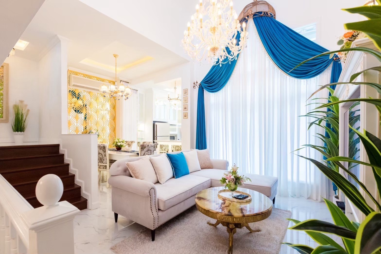 🏡 Luxury Townhome, 4 floors, fully furnished, near The Crystal & Central EastVille, rent 99,000 baht/month 📞 065-536-5165