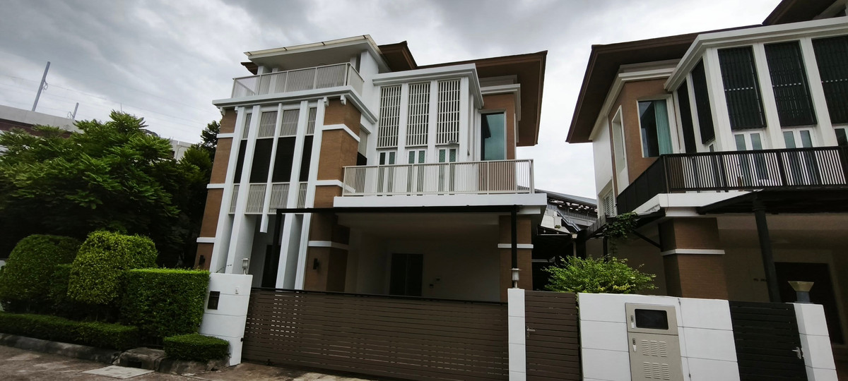 ให้เช่าบ้านเดี่ยว 3 ชั้น โครงการ บ้านกลางกรุงเดอะณิช รัชวิภา แอร์เฟอร์นิเจอร์ครบพร้อมเข้าอยู่ มี3ห้องนอน2ห้องทำงาน 5ห้องน้ำ 1ห้องแม่บ้าน ราคาเช่า120,000บาท/เดือน ให้เช่าบ้านเดี่ยว 3 ชั้น โครงการ บ้านกลางกรุงเดอะณิช รัชวิภา แอร์เฟอร์นิเจอร์ครบพร้อมเข้าอยู่ มี3ห้องนอน2ห้องทำงาน 5ห้องน้ำ 1ห้องแม่บ้าน ราคาเช่า120,000บาท/เดือน