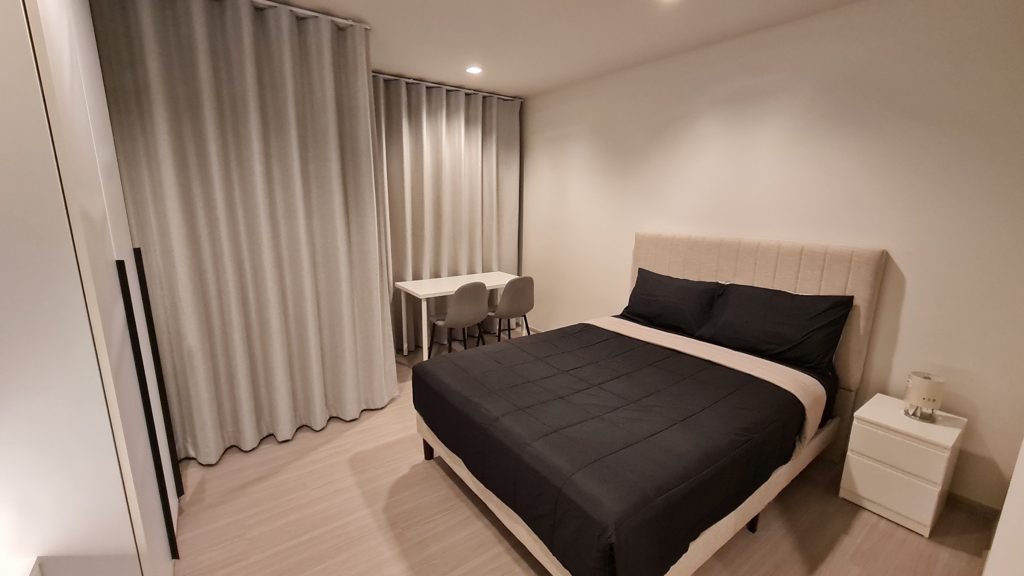 🔥For Rent Now🔥 Life Asoke–Rama 9, 30th floor, fully furnished with built-in furniture, north-facing view, ready to move in.