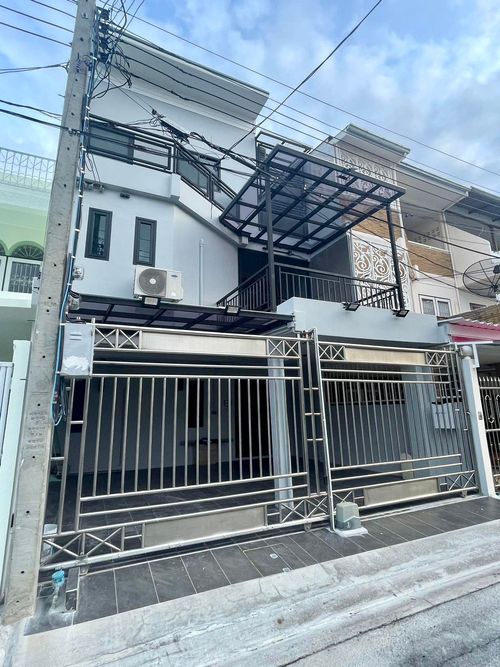 🔥 ทาวน์โฮม 3 ชั้น 2 คูหาสวยตาแตก! ใกล้ MRT วงศ์สว่าง / 4 ห้องนอน (ขาย), Townhome Near MRT Wong Sawang / 4 Bedrooms (FOR SALE) BNS030