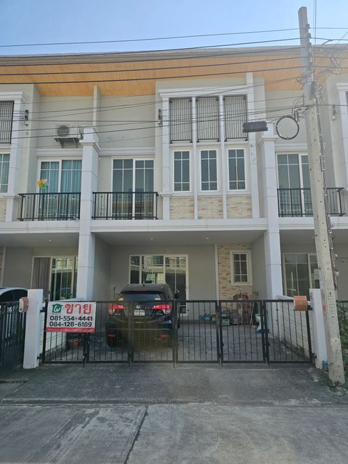 ขายด่วนทาวน์เฮ้าส์ 2 ชั้น โกลเด้น ทาวน์ บางนา - สวนหลวง 21.2ตร.วา