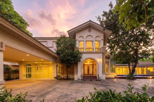 [Urgent sale] Luxury mansion, plot along Q House Avenue, Rama 5, 231.5 sq m, private pool, 5 bedrooms, parking for 6 cars, plot along the edge, spacious garden area.