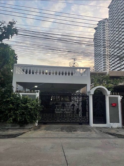 ขายบ้านเดี่ยว พัฒนาการ 53 ใกล้แอร์พอร์ตลิงก์หัวหมาก 5 ห้องนอน ขนาด 90 ตร.ว ฟังก์ชันครบ เหมาะอยู่อาศัยจริงในทำเลศักยภาพ